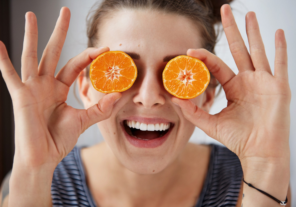 Vitamin C hilft gegen Augenringe und fördert die Gesundheit.