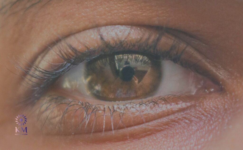 ما هو الفرق بين شد الجفون السفلية بالليزر والجراحة؟